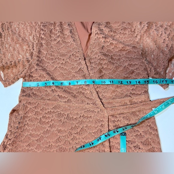 FRNCH Ecru lace flutter sleeve wrap dress size M. - Picture 13 of 14